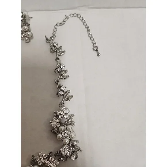 Avalaya Bridal Flower Wedding Jewelry - Picture 5 of 6